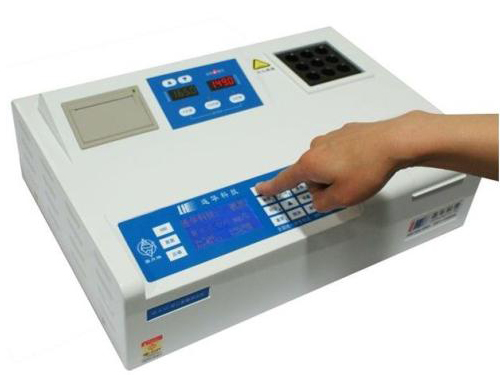 水質(zhì)監(jiān)測儀 (4)